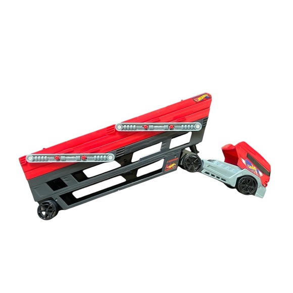 HOT WHEELS BUNDLE! Mega Hauler Truck & HW Toy Car Shark Chomp Transporter. - Picture 3 of 7